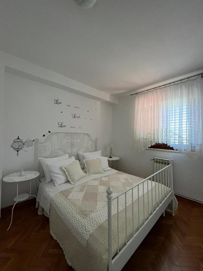Apartment With Swimming Pool Jelsa (Hvar) Exterior foto